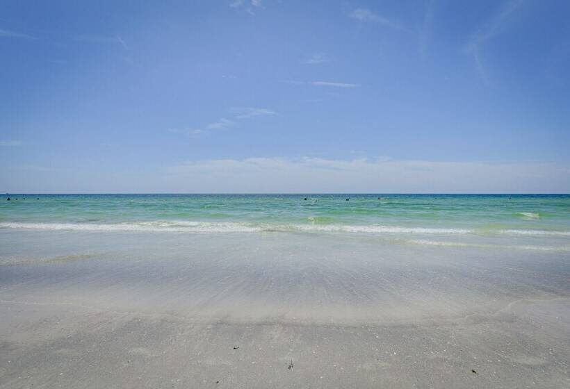 Cozy Indian Rocks Beach Cottage: Steps To Seawall!