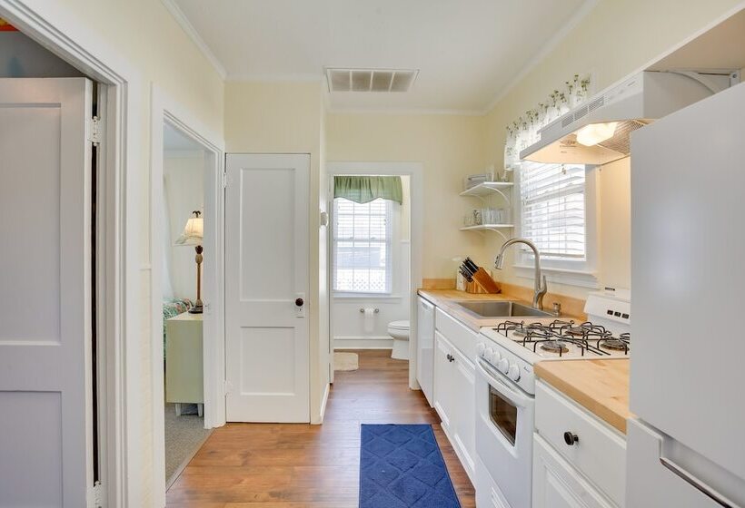 Cozy Jersey Shore Cottage W/ Beach Chairs!