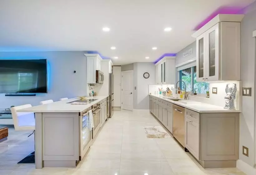 Deerfield Beach Home W/ Patio, Gas Grill & Patio