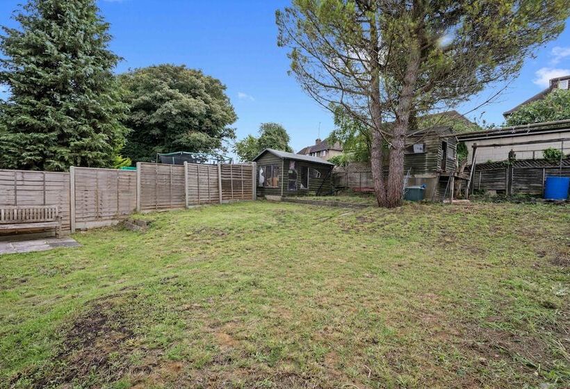 Highway Haven With Free Parking By My Getaways