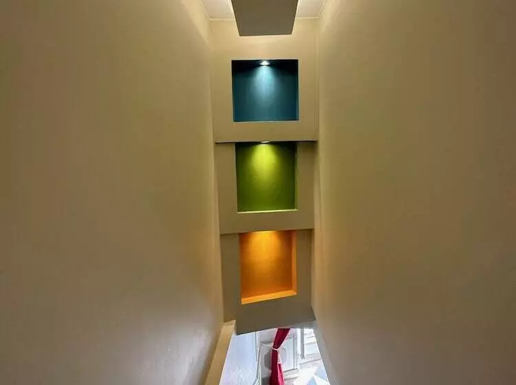 هتل 5 Pl. Marcadieu