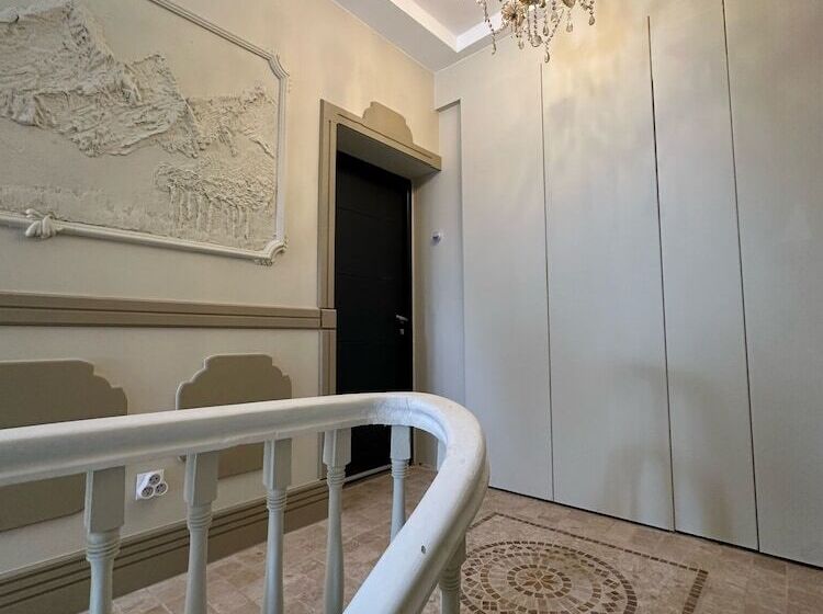 Hotel 5 Pl. Marcadieu