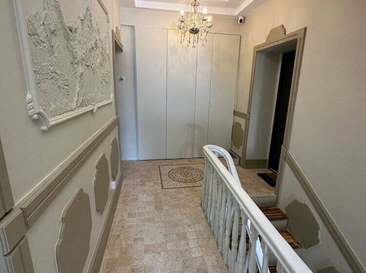 Hotel 5 Pl. Marcadieu