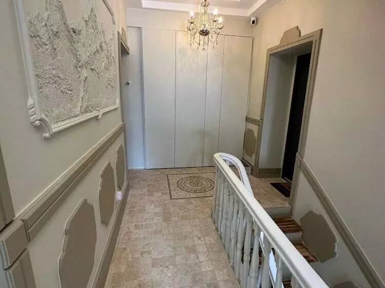 هتل 5 Pl. Marcadieu