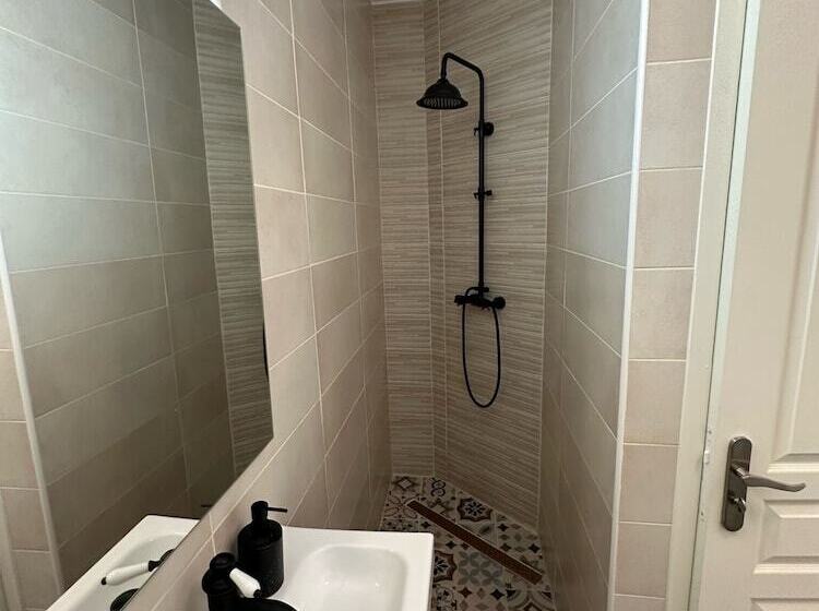 Hotel 5 Pl. Marcadieu