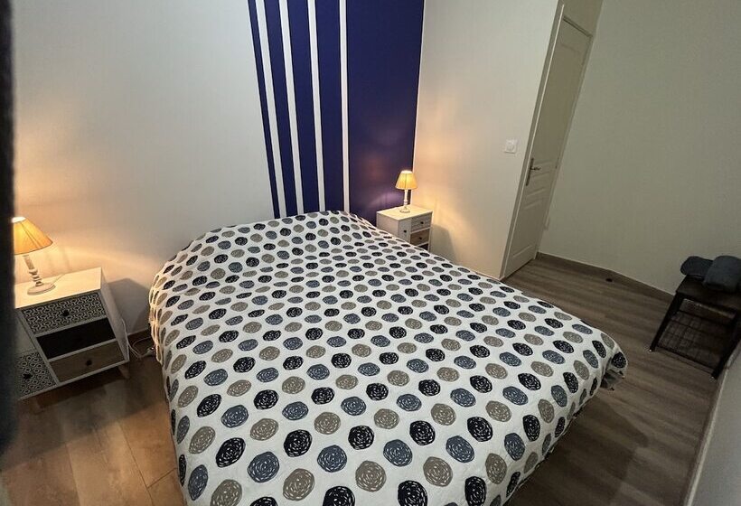 Hotel 5 Pl. Marcadieu