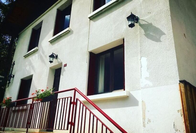 ホテル Au Bon Accueil