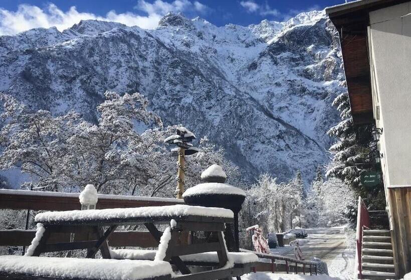 ホテル Au Bon Accueil