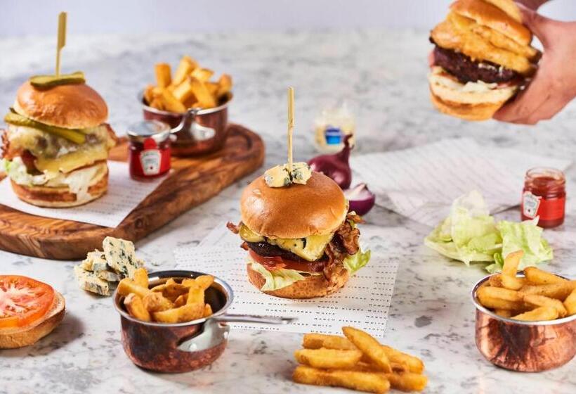 בית מלון כפרי Holiday Inn Blackpool, An Ihg