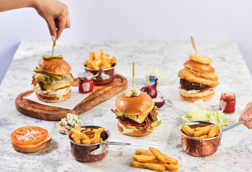 בית מלון כפרי Holiday Inn Blackpool, An Ihg