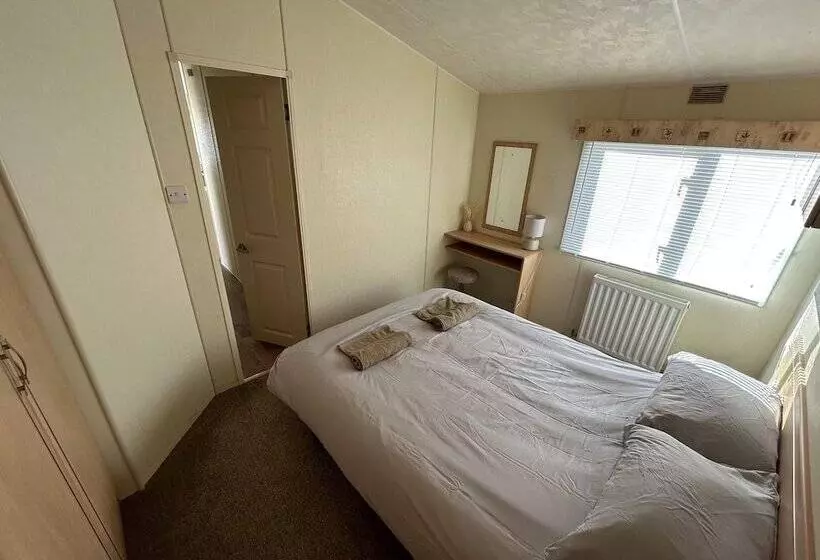 Hotelli Lovely 2 Bed Lodge In St Osyth