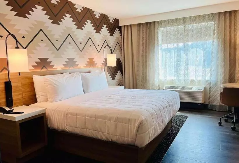 ホテル Wyndham Garden Redwood Valley   Ukiah