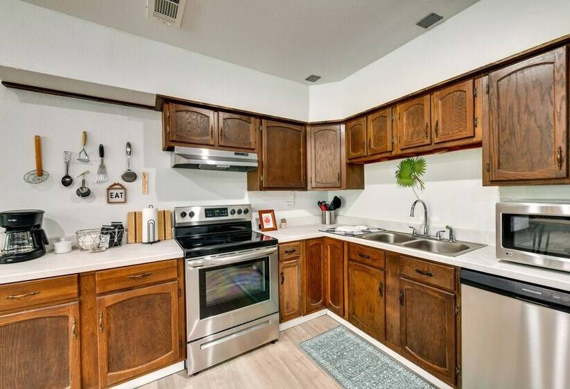 Jonesboro Retreat Near Arkansas State University!