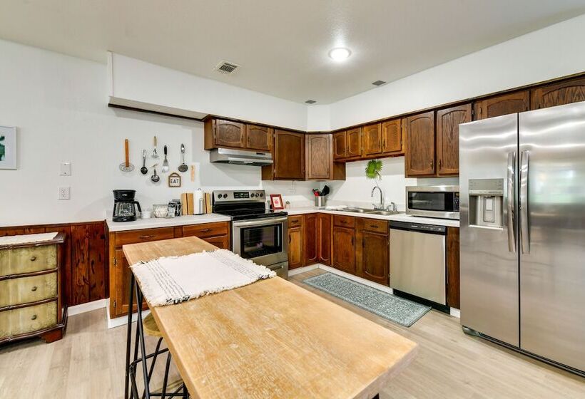 Jonesboro Retreat Near Arkansas State University!