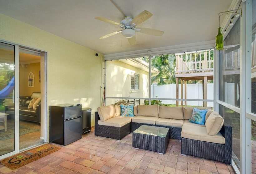 Largo Retreat W/ Private Pool, Slide & Treehouse!