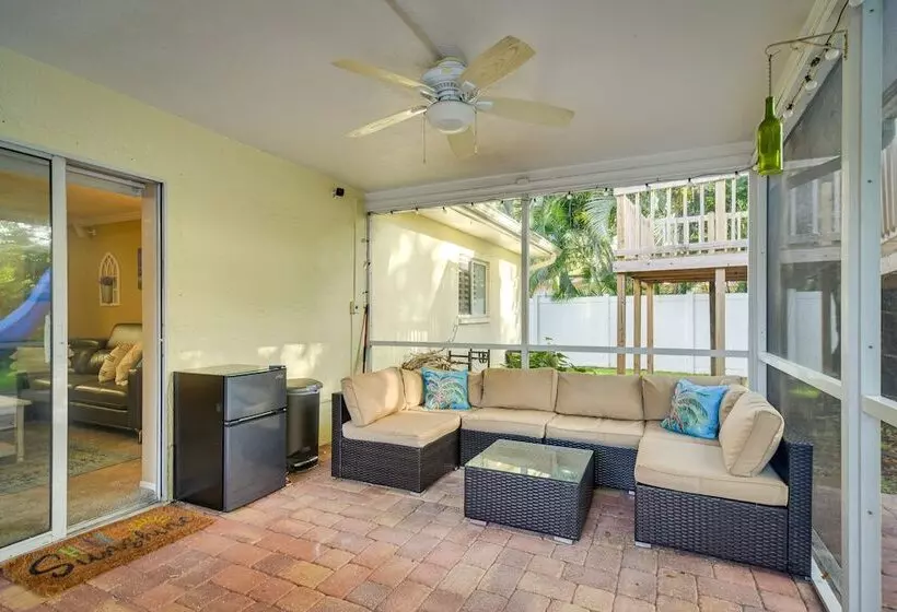 Largo Retreat W/ Private Pool, Slide & Treehouse!