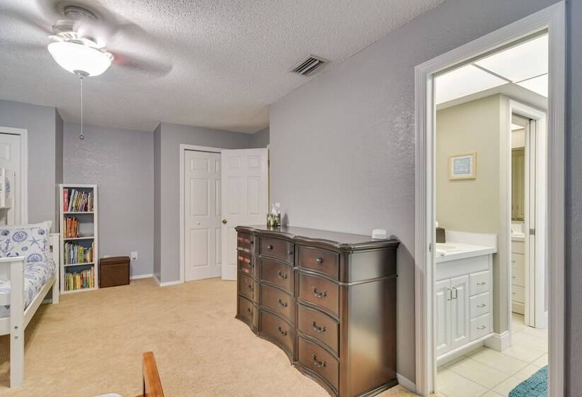 Largo Retreat W/ Private Pool, Slide & Treehouse!