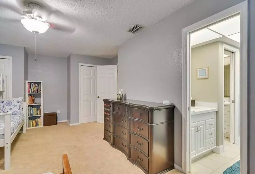 Largo Retreat W/ Private Pool, Slide & Treehouse!