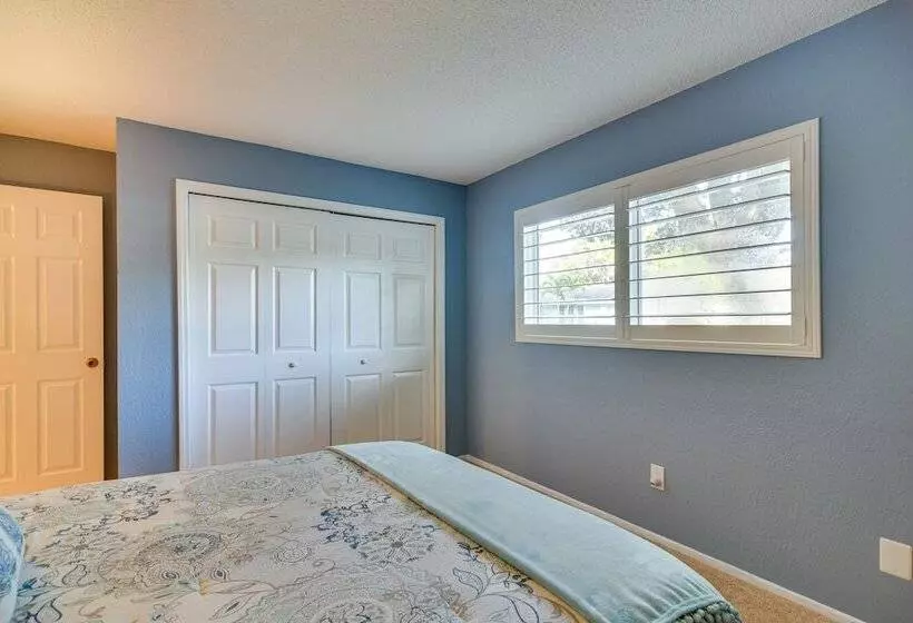 Largo Retreat W/ Private Pool, Slide & Treehouse!