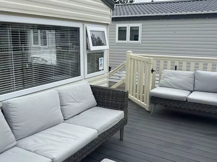 Lovely 2 Bed Cabin In Birchington