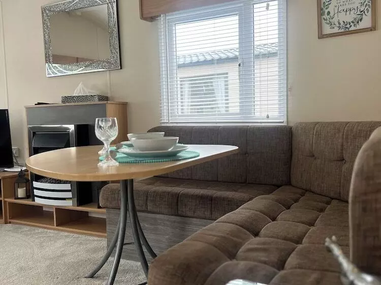 Lovely 2 Bed Cabin In Birchington