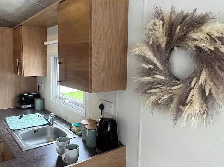 Lovely 2 Bed Cabin In Birchington