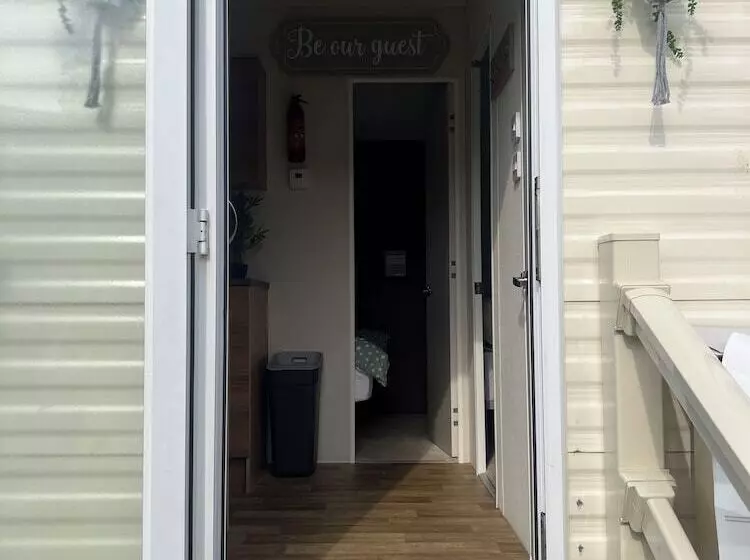 Lovely 2 Bed Cabin In Birchington