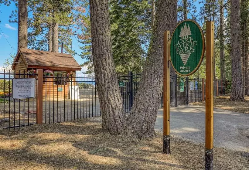 Luxe Tahoe City Cabin W/ Lake Views & Beach Access
