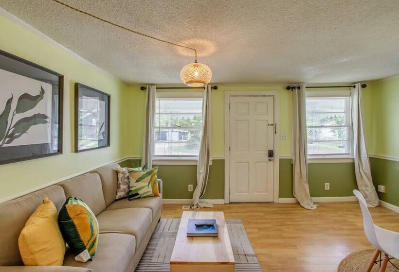 Mid Century Wilmington Cottage: 3 Mi To Riverwalk