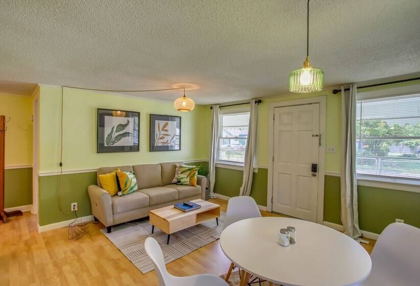 Mid Century Wilmington Cottage: 3 Mi To Riverwalk