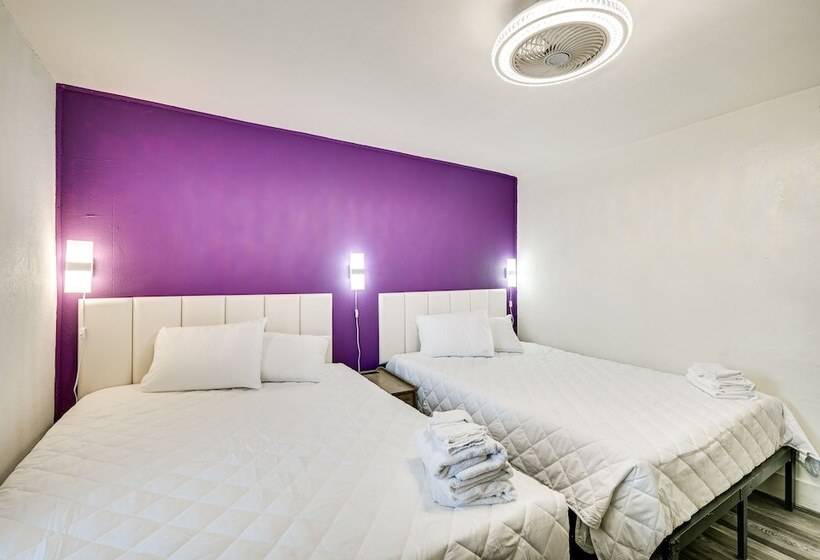 1 Mi To Broadway At The Beach: Home W/ Porch!