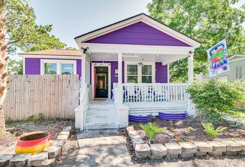 1 Mi To Broadway At The Beach: Home W/ Porch!