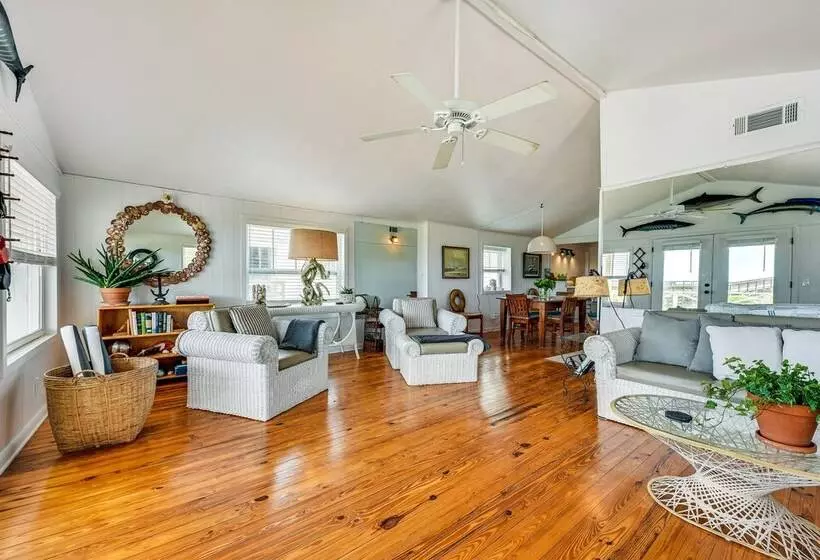 Oceanfront Amelia Island Cottage: Deck & Boardwalk