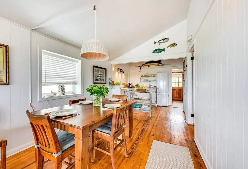 Oceanfront Amelia Island Cottage: Deck & Boardwalk