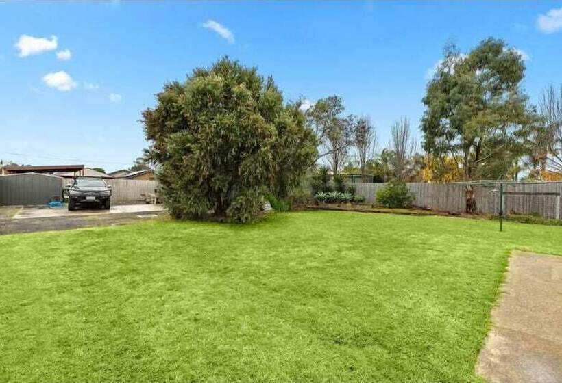 פנסיון Apple House Hoppers Crossing