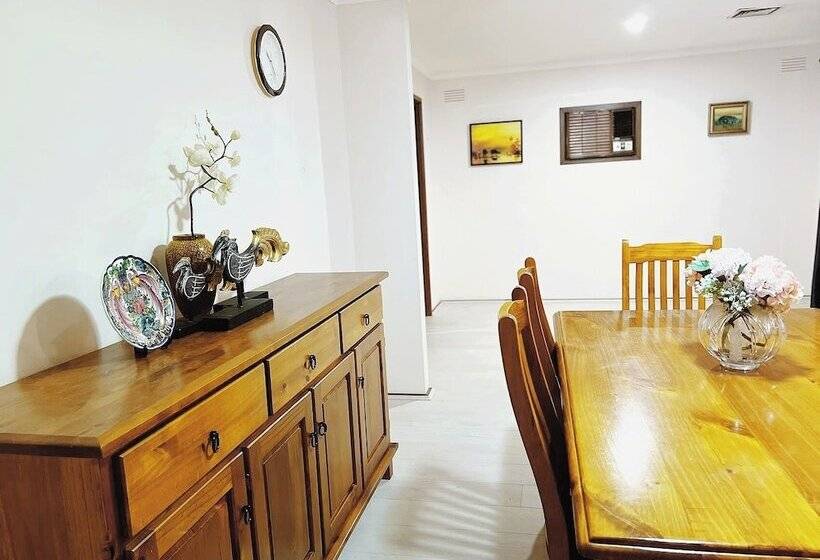 פנסיון Apple House Hoppers Crossing