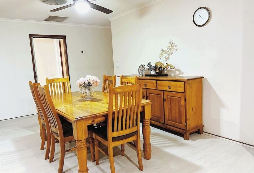 פנסיון Apple House Hoppers Crossing