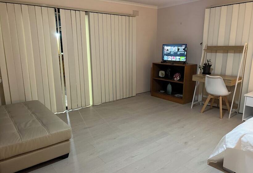 פנסיון Apple House Hoppers Crossing