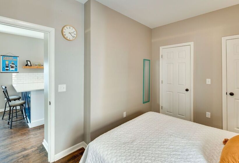 Pet Friendly Home 6 Mi To Downtown Milwaukee!