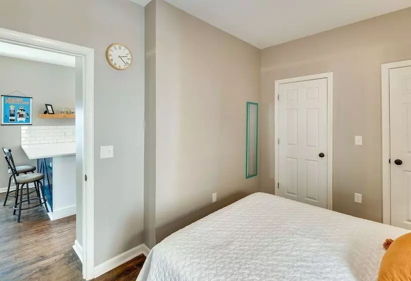 Pet Friendly Home   6 Mi To Downtown Milwaukee!