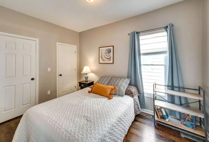Pet Friendly Home   6 Mi To Downtown Milwaukee!