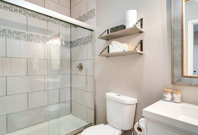Pet Friendly Home   6 Mi To Downtown Milwaukee!