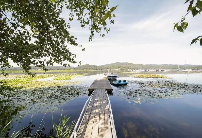 Pet Friendly Newman Lake Cottage W/ Beach Access!