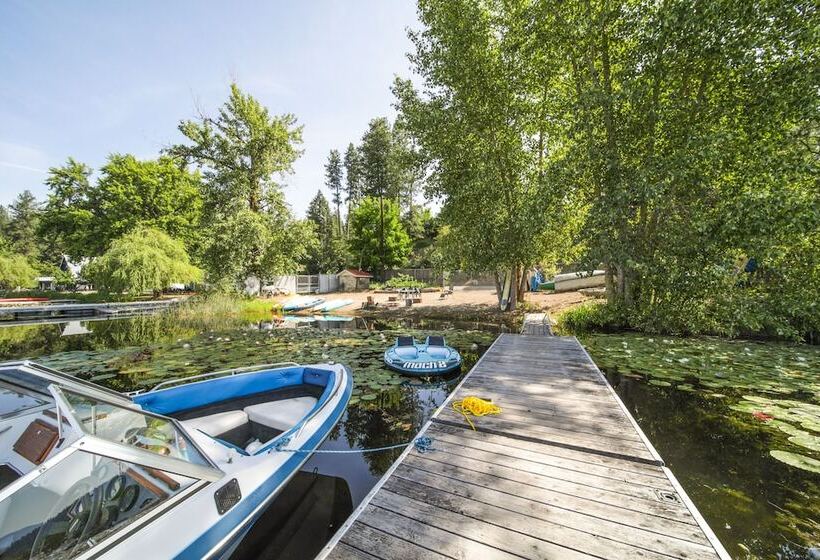 Pet Friendly Newman Lake Cottage W/ Beach Access!