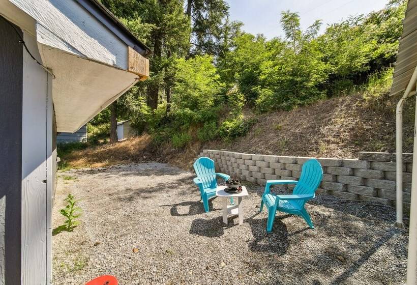 Pet Friendly Newman Lake Cottage W/ Beach Access!