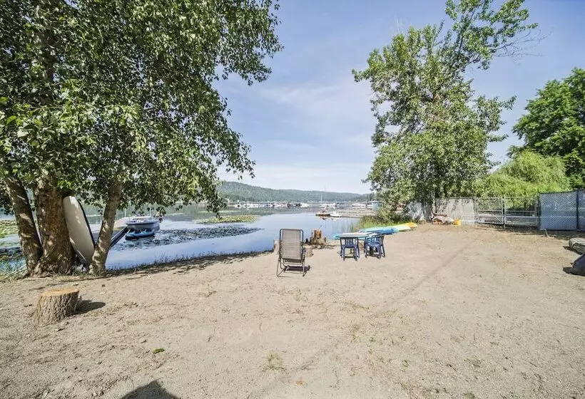 Pet Friendly Newman Lake Cottage W/ Beach Access!