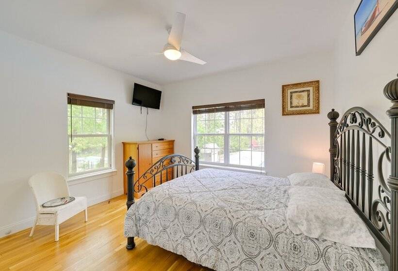 Pet Friendly Southampton Paradise With Pool!