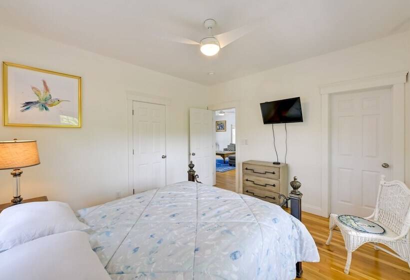 Pet Friendly Southampton Paradise With Pool!