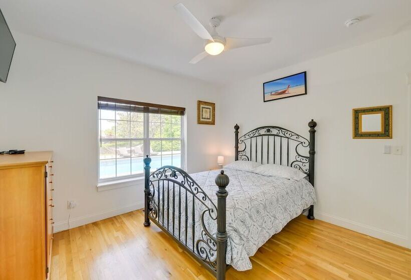 Pet Friendly Southampton Paradise With Pool!