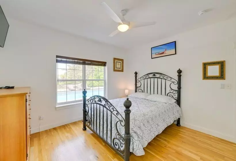 Pet Friendly Southampton Paradise With Pool!